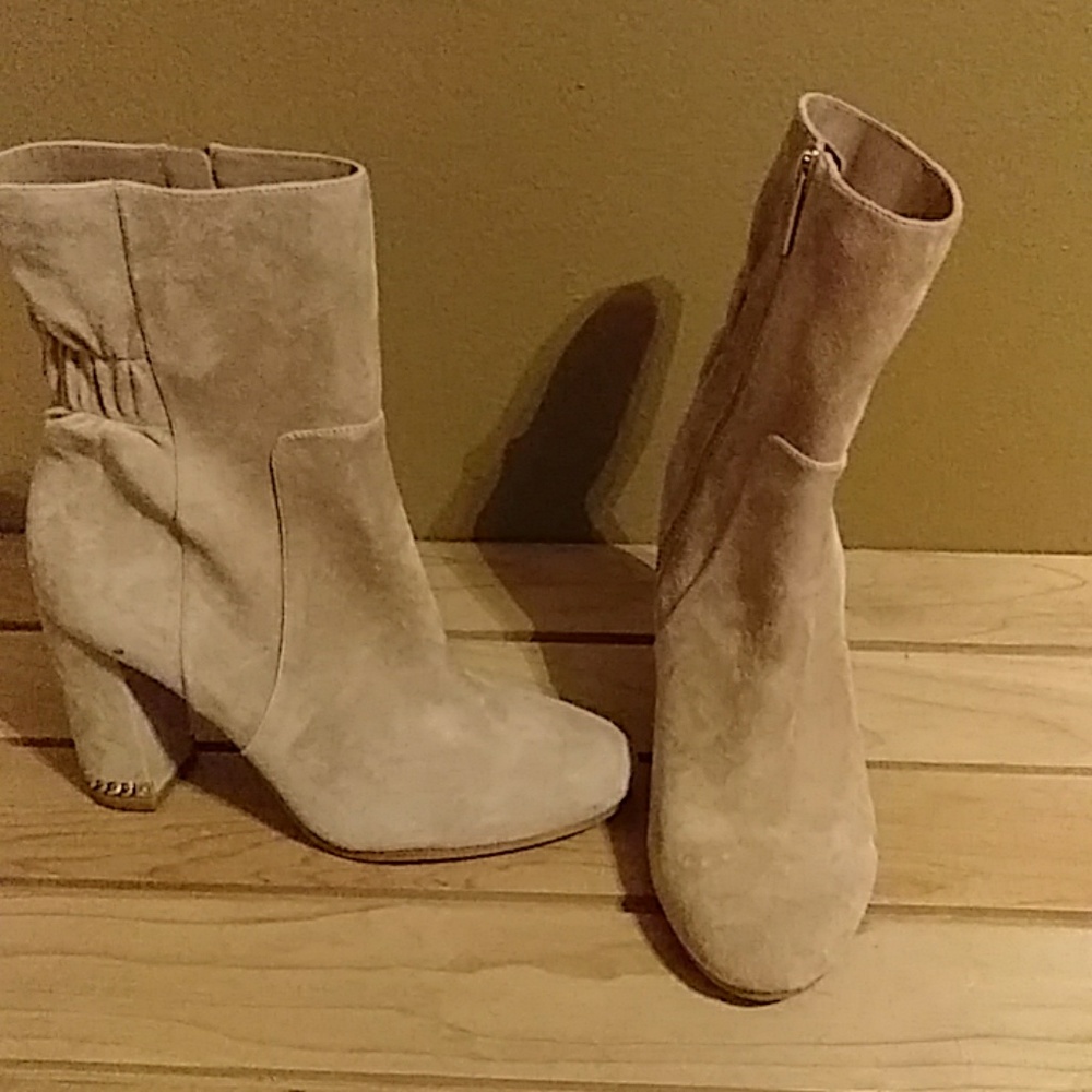 Michael by Michael Kors suede boots size 6